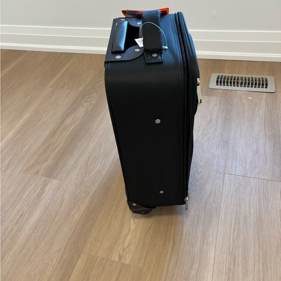 New hand-carry luggage - Picture 5 of 10